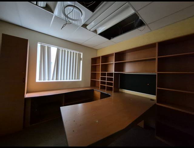 10,702M² OFFICE TO LET IN ILLOVO